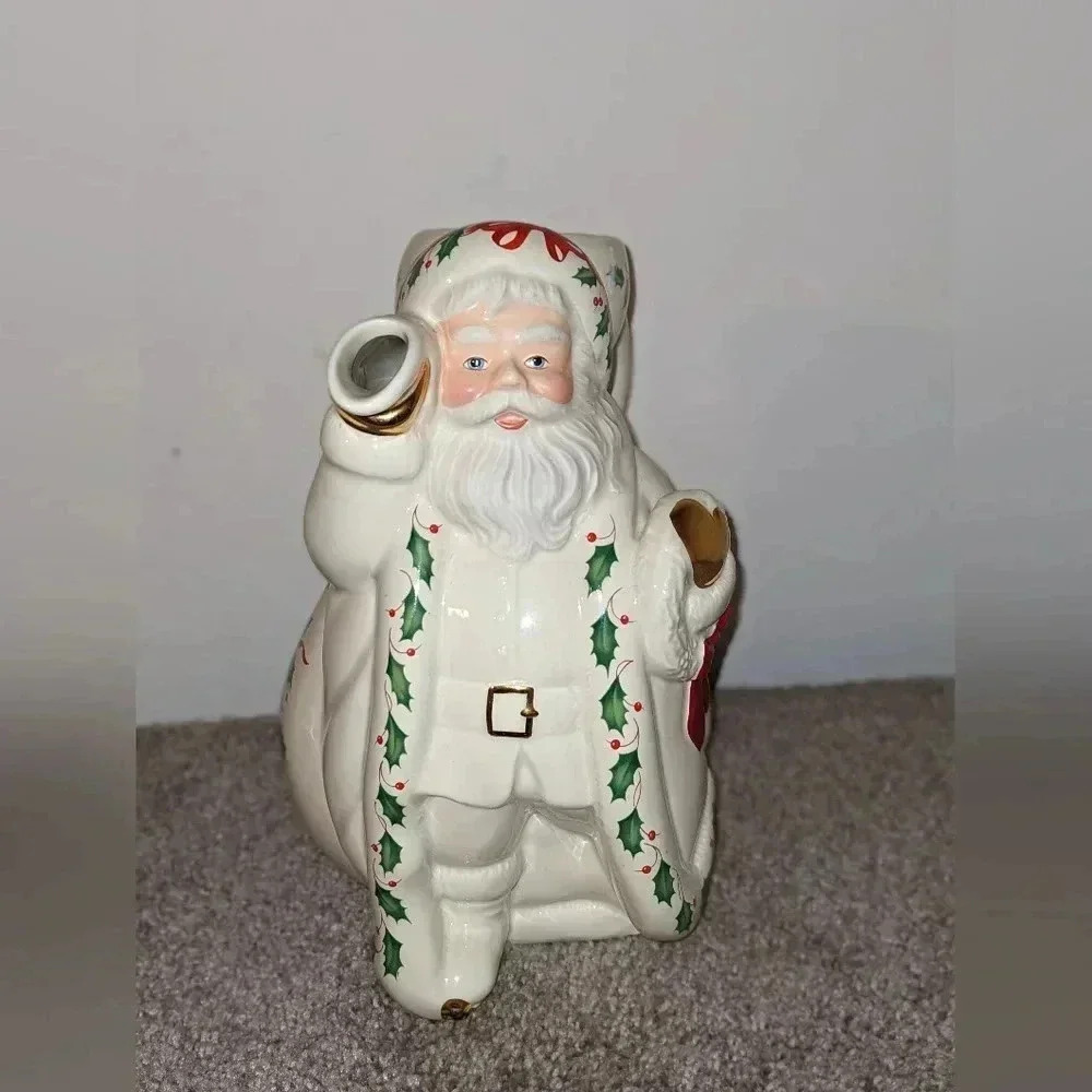 LENOX HOLIDAY PORCELAIN SANTA PITCHER Vintage 1999 Holly Berries Gold Trim 9"